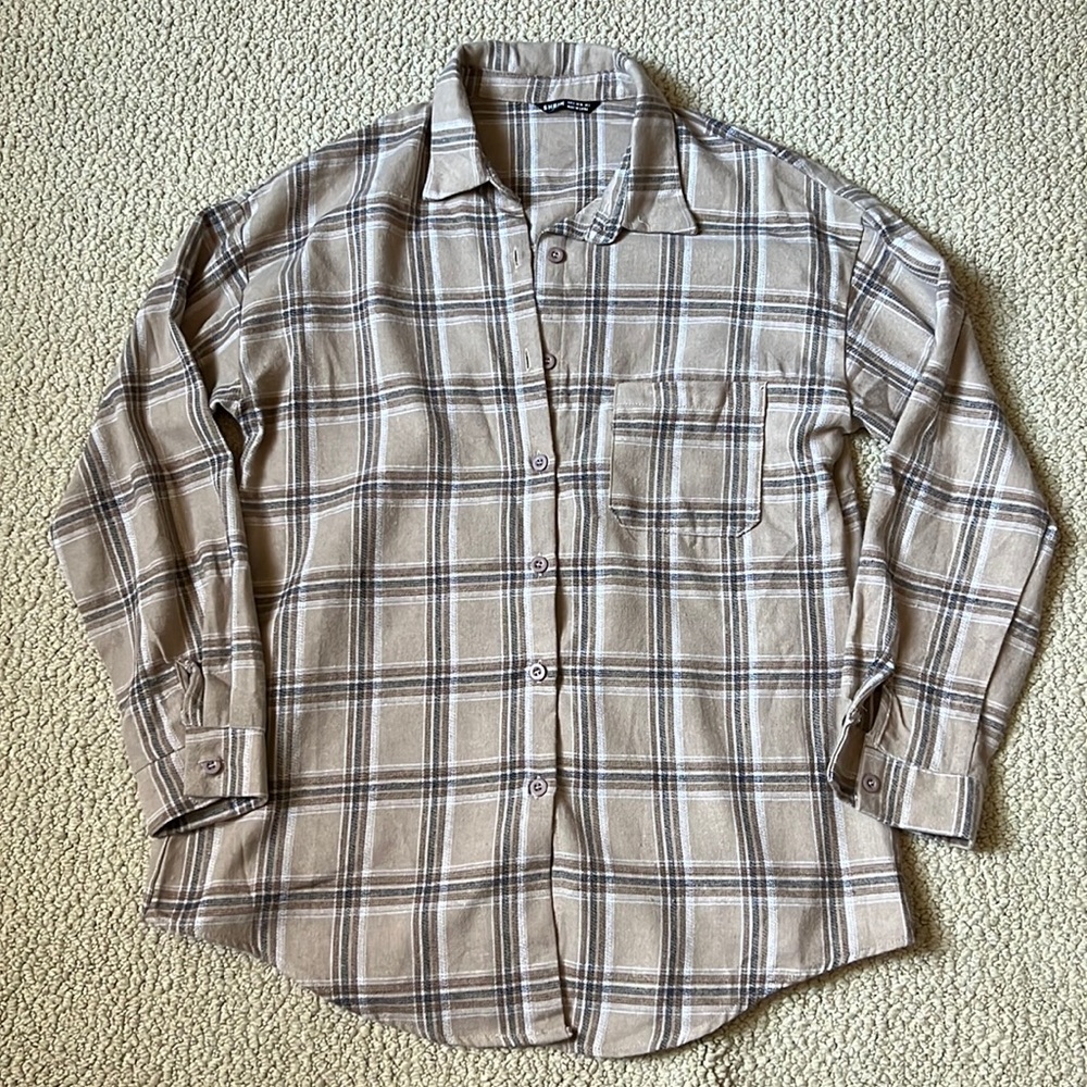 Oversized beige plaid top
